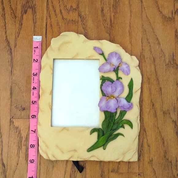Raised Iris Ceramic Picture Frame 3.5x5 inches - Picture 4 of 5